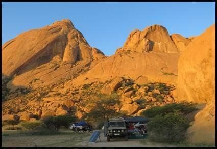 4x4-kampeerplaats bij Spitzkoppe, Namibië